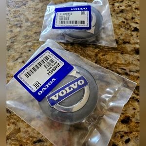 2 pc ●VOLVO wheel caps